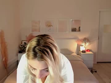 xxx lil_aileen cam f all day