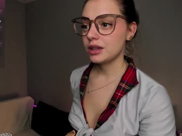 xxx evamillky cam f all day