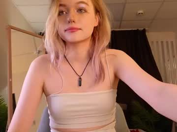 xxx just_mia_ cam f all day