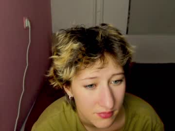 xxx adellqueen cam f all day