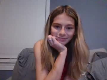 xxx tinylittlepeach cam f all day