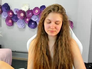 xxx tiny_girl_18 cam f all day