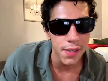 xxx heyitsmoo cam m all day