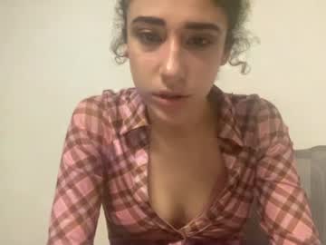 xxx prettiestpeach cam f all day