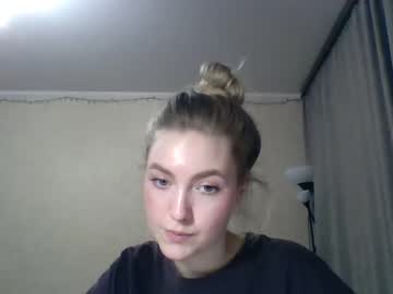 xxx aksssgirl cam f all day