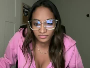 xxx therealgiana cam f all day