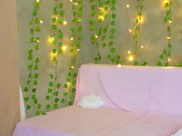 xxx llovelymia cam f all day